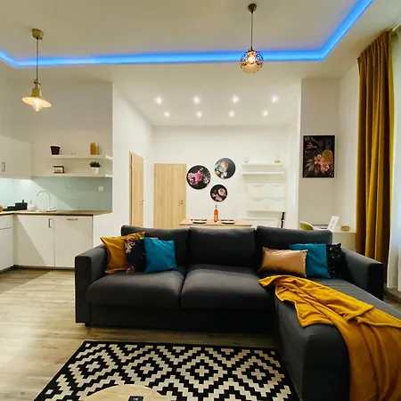 Chic Center With Ac - Tropical House Budapest
