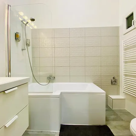 Chic Center With Ac - Tropical House Apartment Budapest