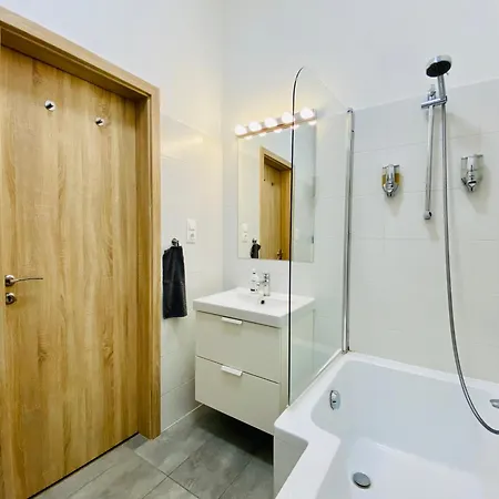 Chic Center With Ac - Tropical House Apartment *