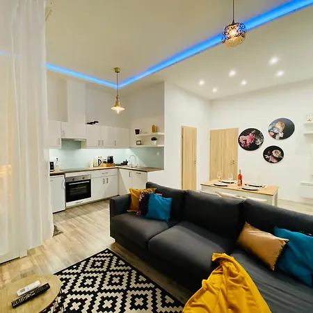Chic Center With Ac - Tropical House Apartment Budapest